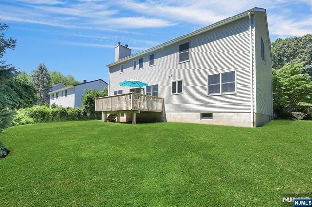 25 Hollywood Avenue, Emerson, NJ 07630