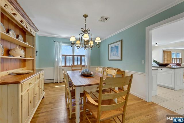 25 Hollywood Avenue, Emerson, NJ 07630