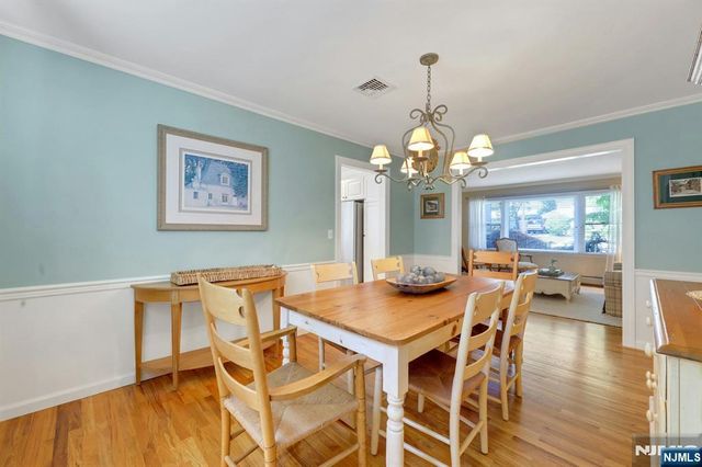 25 Hollywood Avenue, Emerson, NJ 07630
