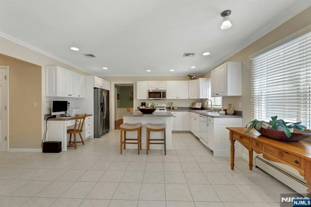 25 Hollywood Avenue, Emerson, NJ 07630