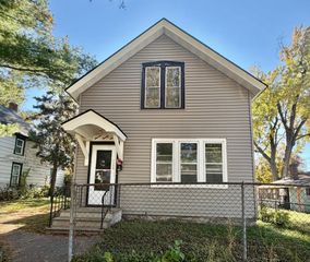 1126 Ross Avenue, Saint Paul, MN 55106