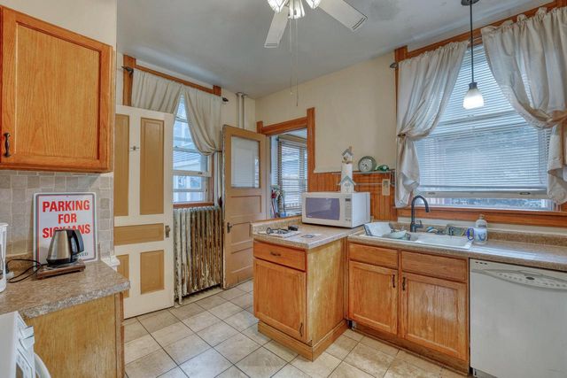 546 N 32nd STREET, Milwaukee, WI 53208