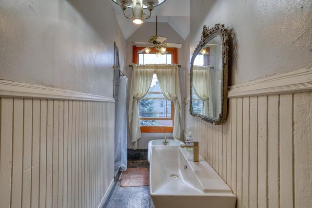 546 N 32nd STREET, Milwaukee, WI 53208