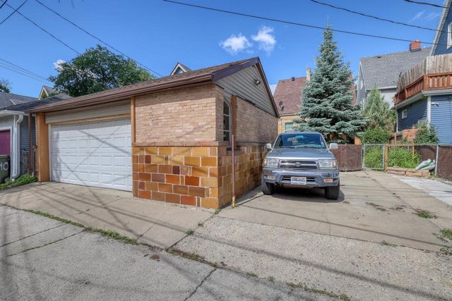 546 N 32nd STREET, Milwaukee, WI 53208