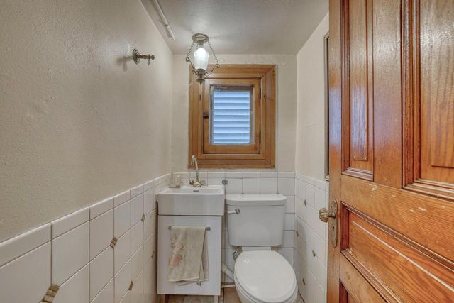 546 N 32nd STREET, Milwaukee, WI 53208