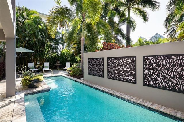 969 8th AVE S # 102, Naples, FL 34102