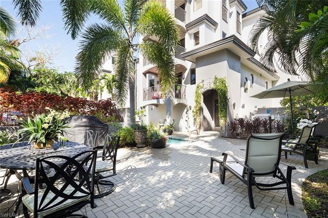 969 8th AVE S # 102, Naples, FL 34102