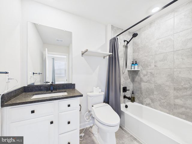 3711 MAYORS WAY, Fairfax, VA 22030