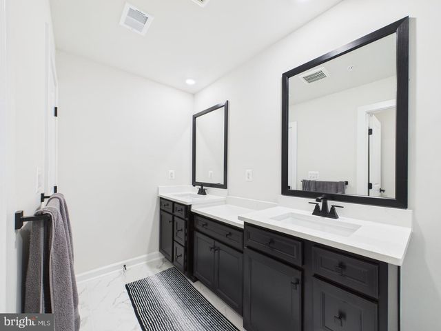 3711 MAYORS WAY, Fairfax, VA 22030
