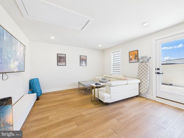 3711 MAYORS WAY, Fairfax, VA 22030