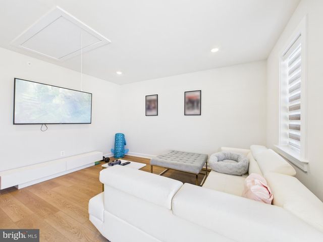 3711 MAYORS WAY, Fairfax, VA 22030