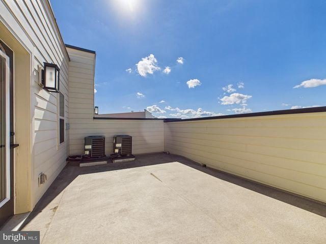3711 MAYORS WAY, Fairfax, VA 22030