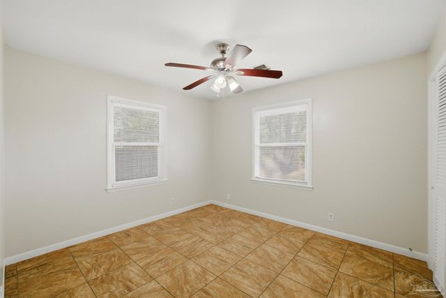 5641 Hibiscus Rd, Pensacola, FL 32504