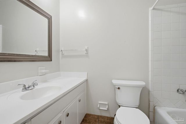 5641 Hibiscus Rd, Pensacola, FL 32504