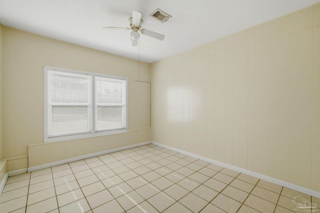 5641 Hibiscus Rd, Pensacola, FL 32504