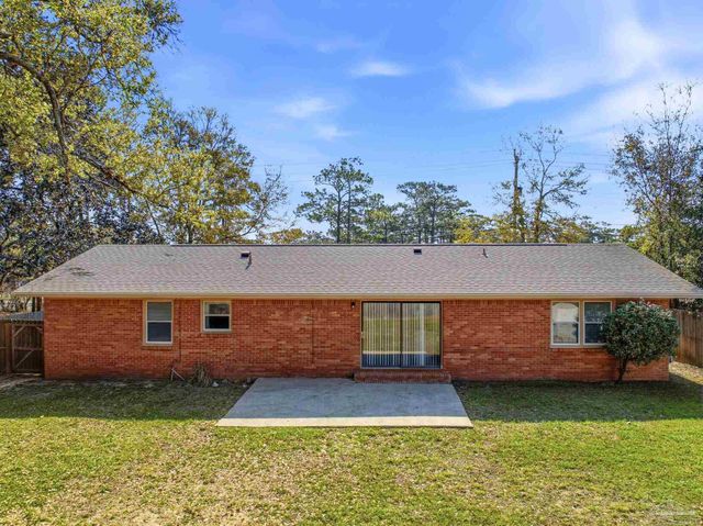 5641 Hibiscus Rd, Pensacola, FL 32504