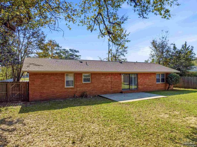 5641 Hibiscus Rd, Pensacola, FL 32504