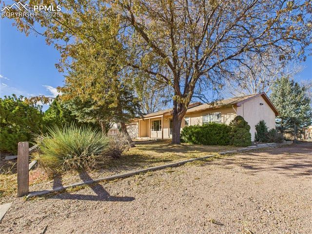 21 S Golfwood Drive, Pueblo West, CO 81007