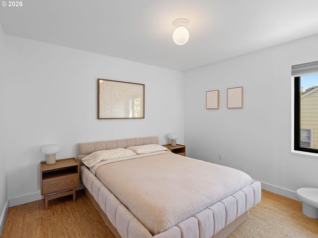 4566 Ne CESAR E CHAVEZ Blvd, Portland, OR 97211