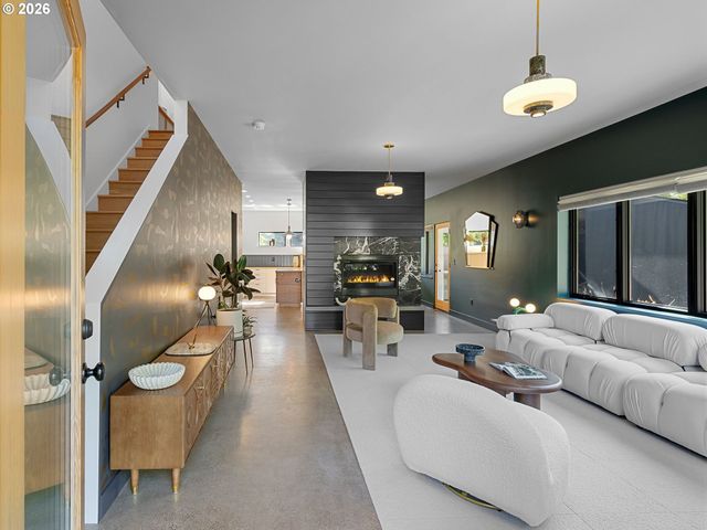 4566 Ne CESAR E CHAVEZ Blvd, Portland, OR 97211