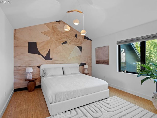 4566 Ne CESAR E CHAVEZ Blvd, Portland, OR 97211