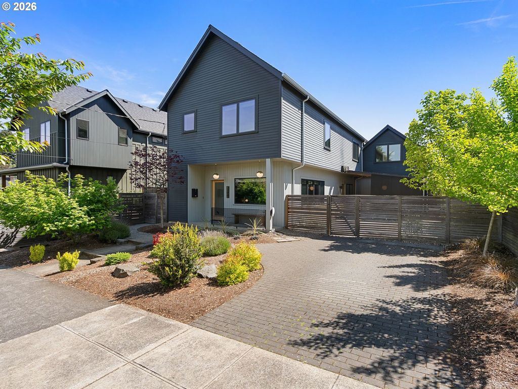 4566 Ne CESAR E CHAVEZ Blvd, Portland, OR 97211