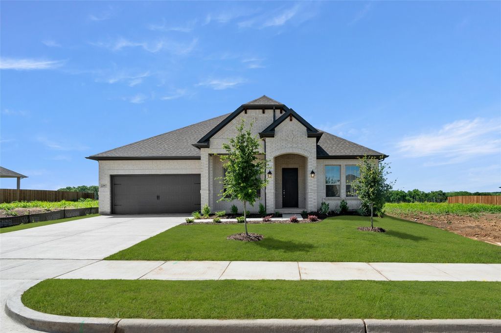 2397 Rams Horn Drive, Waxahachie, TX 75165