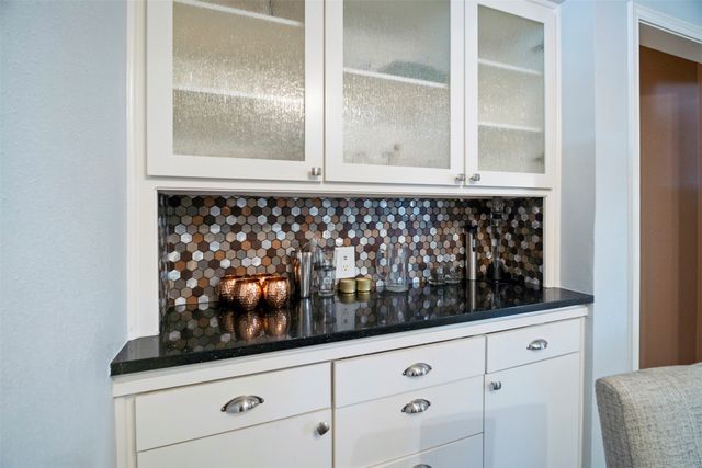318 Pebblecreek Drive, Garland, TX 75040