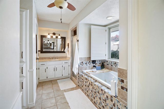 318 Pebblecreek Drive, Garland, TX 75040