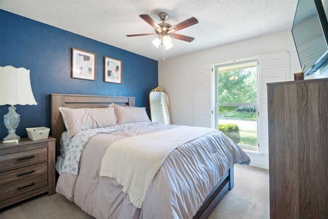 318 Pebblecreek Drive, Garland, TX 75040