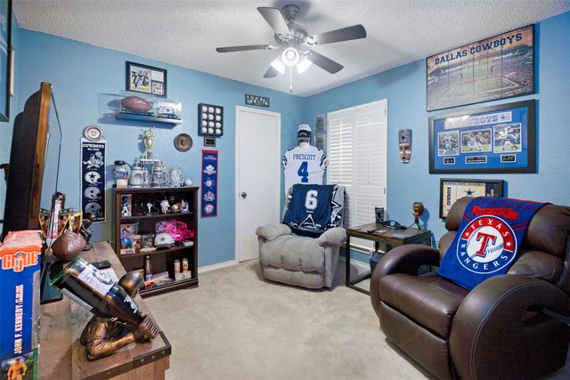 318 Pebblecreek Drive, Garland, TX 75040