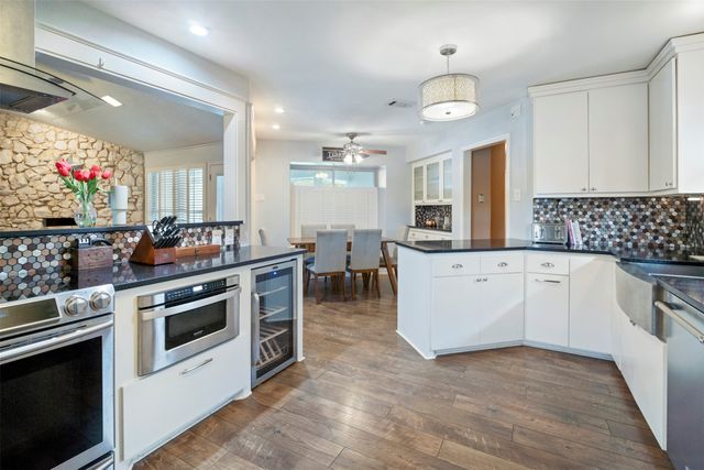 318 Pebblecreek Drive, Garland, TX 75040
