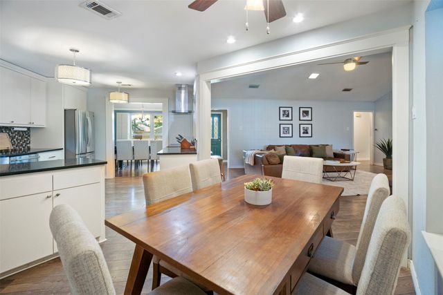 318 Pebblecreek Drive, Garland, TX 75040