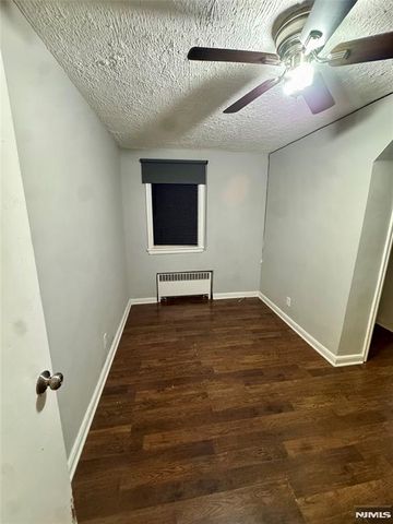 373 Floral Lane, Saddle Brook, NJ 07663