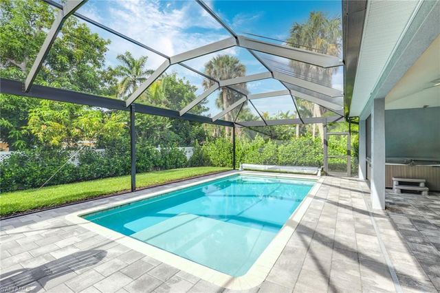 1221 La Faunce WAY, Fort Myers, FL 33919