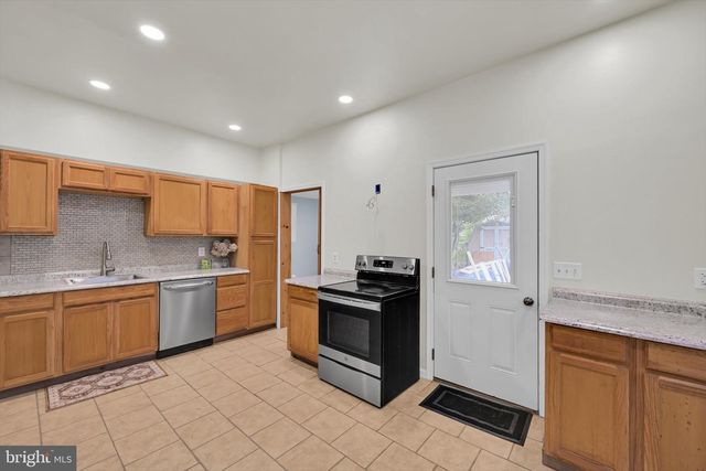 210 N WARREN ST, Orwigsburg, PA 17961