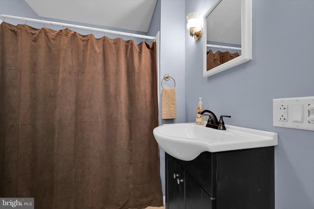210 N WARREN ST, Orwigsburg, PA 17961