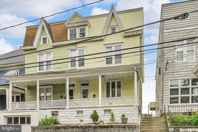 210 N WARREN ST, Orwigsburg, PA 17961