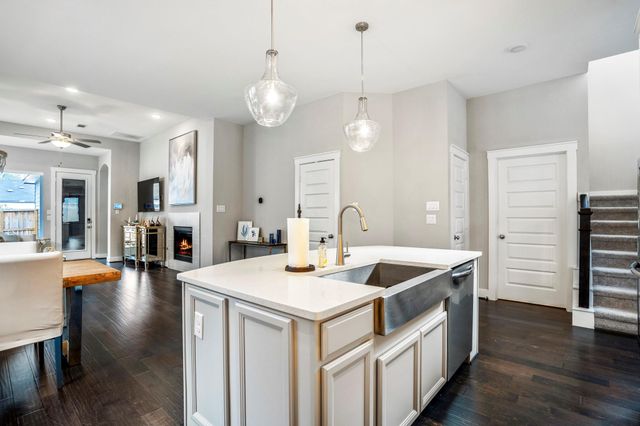 222 Thistle Drive, Montgomery, TX 77316