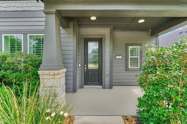222 Thistle Drive, Montgomery, TX 77316