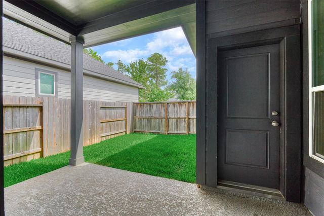 222 Thistle Drive, Montgomery, TX 77316