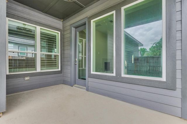 222 Thistle Drive, Montgomery, TX 77316