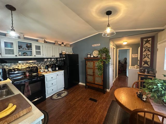 18 Pine Street, Hinsdale, NH 03451