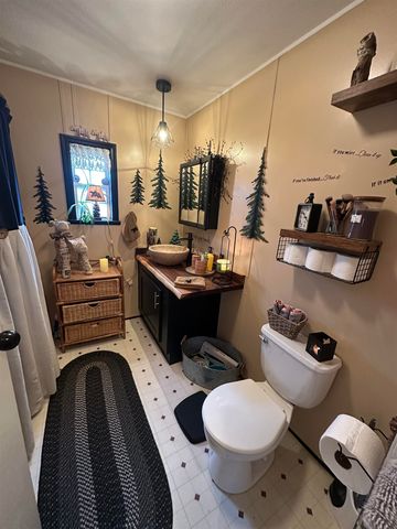 18 Pine Street, Hinsdale, NH 03451