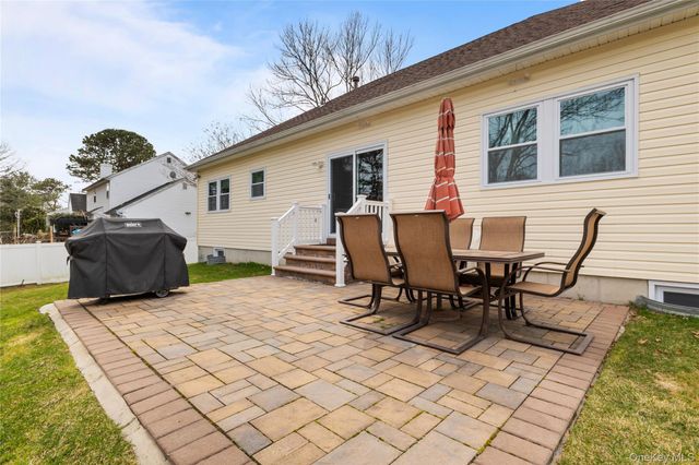 15 Timber Ridge Drive, Coram, NY 11727