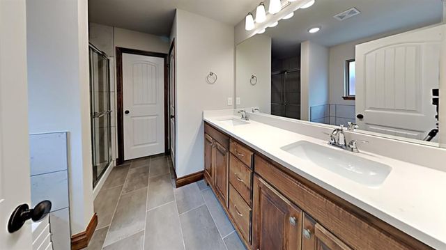 10521 NW 41st Street, Yukon, OK 73099