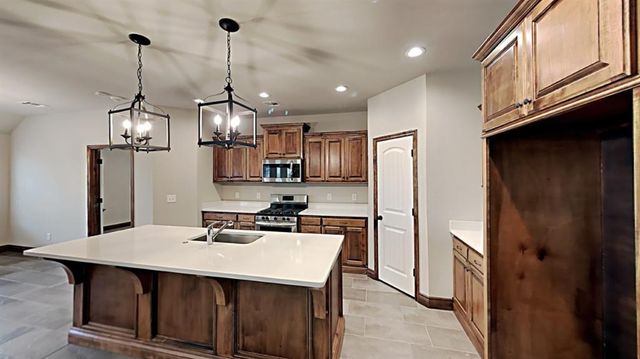 10521 NW 41st Street, Yukon, OK 73099