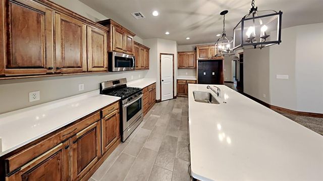 10521 NW 41st Street, Yukon, OK 73099