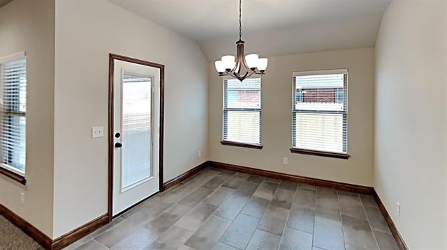 10521 NW 41st Street, Yukon, OK 73099