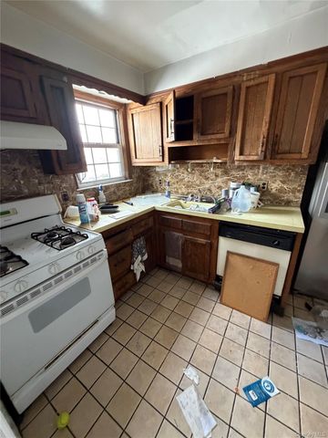 140 Grant Avenue, White Plains, NY 10604